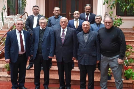 Cəmiyyətin tanınmış simaları Əli İnsanovun HƏP-ni gülüş obyektinə çevirdi