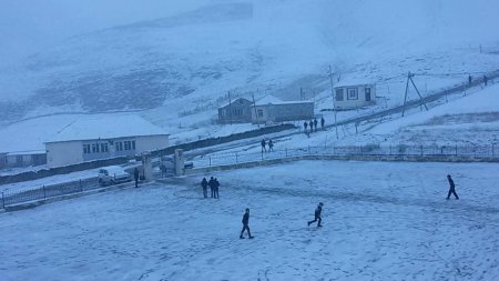 Azərbaycana qar yağdı