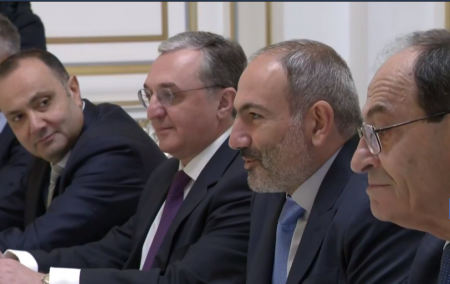 “Gedəcəyəm” – Putin Paşinyanı Rusiyaya çağırdı