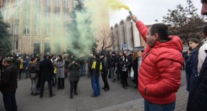 Yerevanda Konstitusiya Məhkəməsinin sədrinə dəstək aksiyası keçirilir