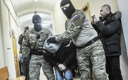 Moskva məhkəməsi 9 terrorçunu həbs etdi