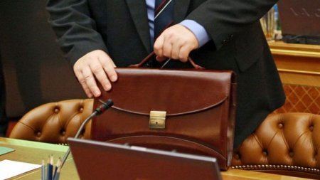 Bu il 16 icra başçısı işdən azad edilib (SİYAHI)