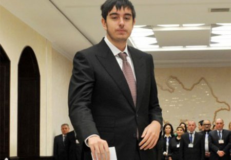 ZAMANIN ÇAĞIRIŞI,GƏNCLİYİN SƏSİ - Azərbaycan siyasi arenasına HEYDƏR ƏLİYEV adı və imzası yenidən dönməlidir