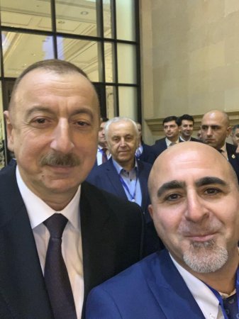 Zelenski ilə Bakıya gələn azərbaycanlı (FOTOLAR) 