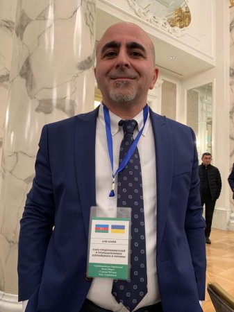 Zelenski ilə Bakıya gələn azərbaycanlı (FOTOLAR) 