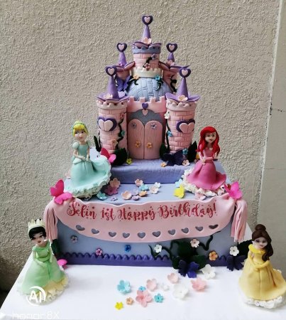 “Fəlakət” ilk dəfə qızının üzünü göstərdi - FOTO 