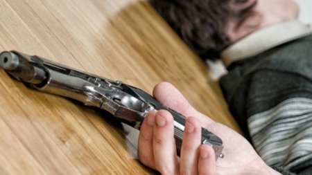 Polis sevgilisini öldürəndən sonra intihar etdi