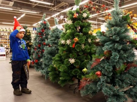 Yeni il yolkalarında zərərli maddə aşkarlandı - Uşaq orqanizminə təhlükədir 