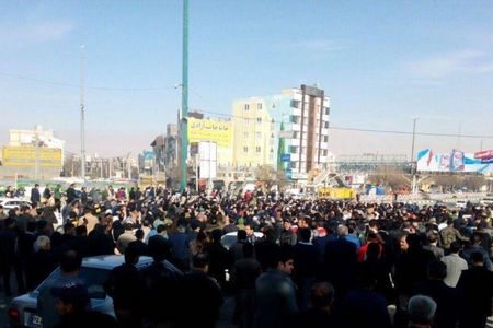 Tehranda böyük izdiham - İranlı generalla vida mərasimi keçirilir