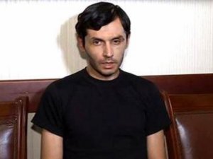 Hakim Yunis Səfərov və digərlərinin qollarındakı qandalları açdırdı Hakim Yunis Səfərov və digərlərinin qollarındakı qandalları açdırdı