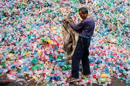 Plastiklər insan varlığını və təbiəti təhdid edir...