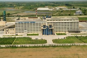 İmişli Şəkər Zavodu bağlandı, yüzlərlə işçi aksiya keçirdi