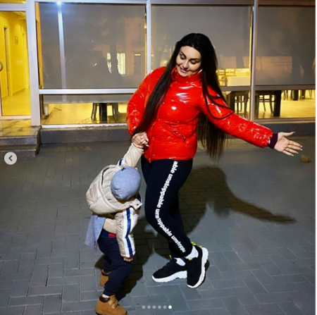 Şəbnəm Tovuzlu oğlu ilə gecə əyləncəsində… - Tənqid edildi/Fotolar