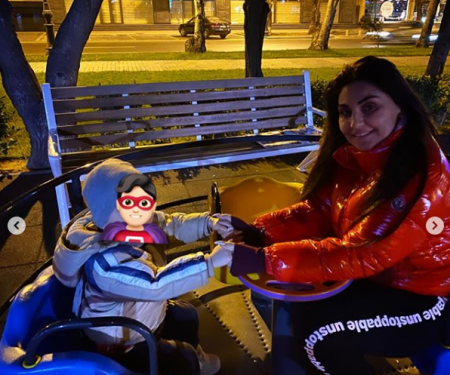 Şəbnəm Tovuzlu oğlu ilə gecə əyləncəsində… - Tənqid edildi/Fotolar