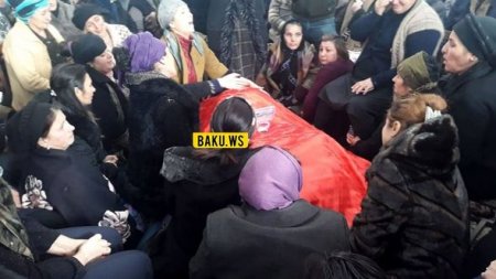 Meyiti yandırılan 10 yaşlı Nərmin dəfn edilir - FOTOLAR