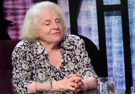 Ильхам Алиев подписал распоряжение о награждении Джаннет Салимовой орденом "Шараф"