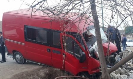 İsmayıllıda mikroavtobus qəzaya düşdü — 1 ölü, 7 yaralı var