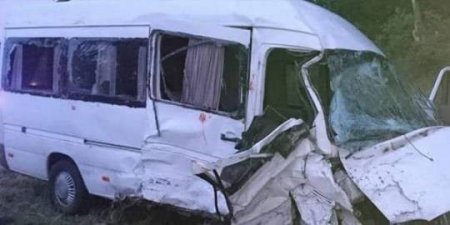 Azərbaycanda mikroavtobus qəzasındakı yaralılarla bağlı RƏSMİ AÇIQLAMA