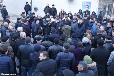 Rauf Arifoğlu Mehmandarov küçəsinin sakinləri ilə görüş keçirdi - FOTOLAR