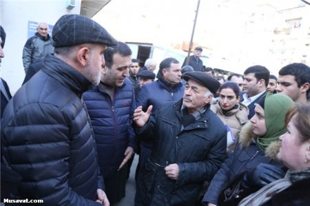 Rauf Arifoğlu Mehmandarov küçəsinin sakinləri ilə görüş keçirdi - FOTOLAR