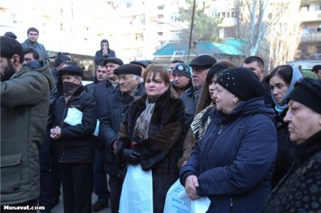 Rauf Arifoğlu Mehmandarov küçəsinin sakinləri ilə görüş keçirdi - FOTOLAR