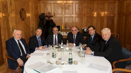 Azərbaycan və Ermənistan XİN başçılarının görüşü başladı