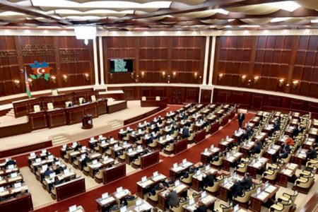 “Sənin kimi rüşvətxorların...” - Efirdə deputatlığa namizədə şok sözlər