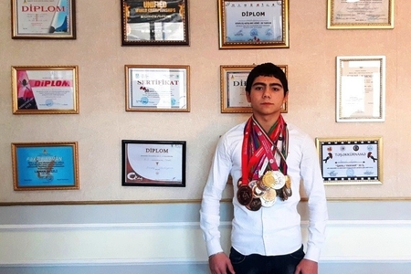 Üç erməni idmançını məğlub edən Bakı məktəblisi..