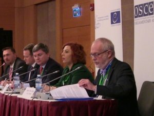 ATƏT başqalarına dərs keçir, özü isə kiçik tənqidə dözmür...