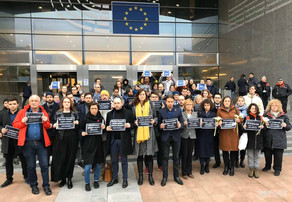 Almaniyanın 50 şəhərində irqçilik əleyhinə yürüş-mitinqi keçirilib Almaniyanın 50 şəhərində irqçilik əleyhinə yürüş-mitinqi keçirilib