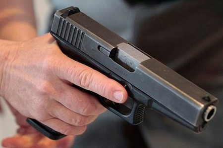 Bakıda bir nəfər tapança ilə güllələnib.. Bakıda bir nəfər tapança ilə güllələnib..