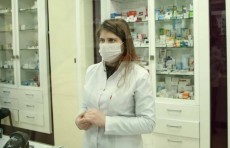 Bakıda tibbi maska qıtlığı: "Bir nəfərə iki ədəddən artıq satmırıq" - VİDEO  