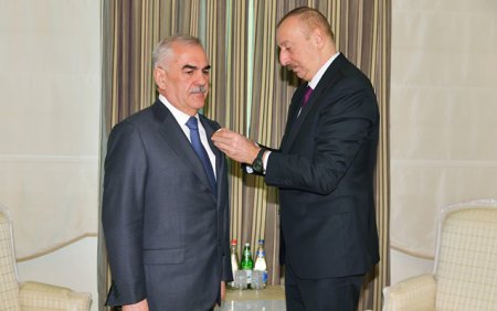 Prezident Vasif Talıbova “Şərəf” ordenini təqdim etdi