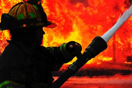 Bakıda yaşayış kompleksində yanğında 5 nəfər xəsarət alıb