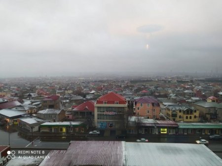 Bakı səmasında uçan naməlum obyekt peyda olub — FOTOLAR