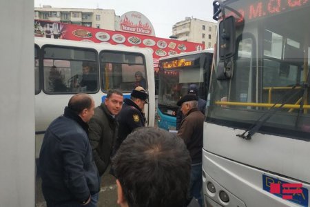 Bakıda iki marşrut avtobusu toqquşub - FOTO..