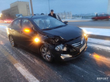 Bakıda bir neçə avtomobilin toqquşması tıxac yaratdı..