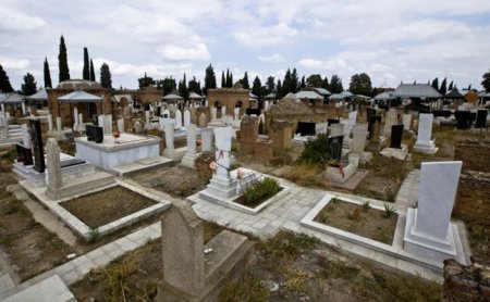 Bakıda qəbiristanlıqda oğurluq edildi..