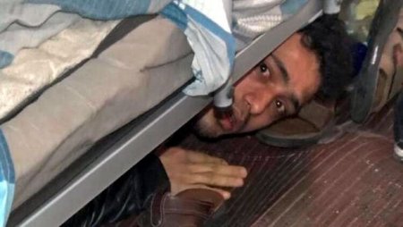 Polis axtardığı şəxsləri çarpayının altında tapdı