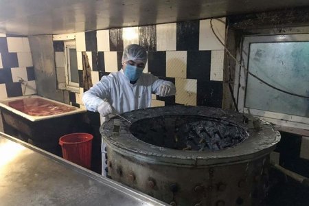 Bakıda qanunsuz fəaliyyət göstərən quş əti emalı müəssisəsi aşkarlanıb..