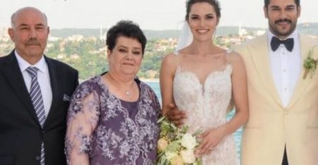 Fahriye Evcenə ağır itki (FOTO)
