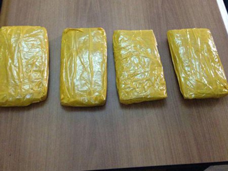 Avtomobildən 3 kiloqrama yaxın heroin və metamfetamin tapıldı..