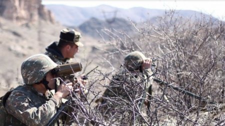 Qarabağda iki işğalçı Tiqranın başlarını dağıdan iki güllə...