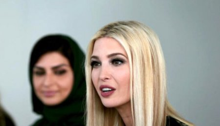 Trampın qızı məscidə bu geyimdə gəldi - Fotolar..