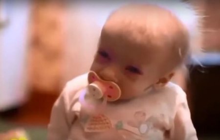 Səkkiz yaşlı uşaq qocalıqdan öldü ..