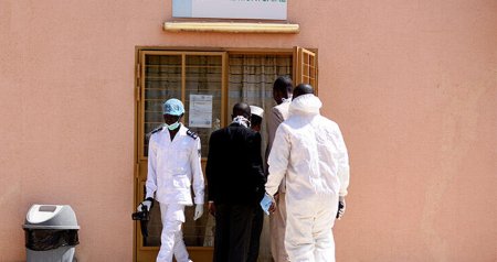 Ayin zamanı kilsəyə silahlı hücum: 10 nəfər öldürüldü, rahib qaçırıldı..