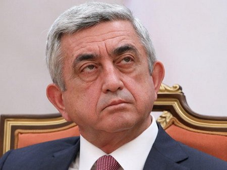 Serj Sarqsyan məhkəmə qarşısına çıxarılır..