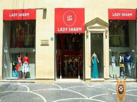 “Lady Sharm” mağazalar şəbəkəsinin rəhbərinin məhkəməsi başlayıb..