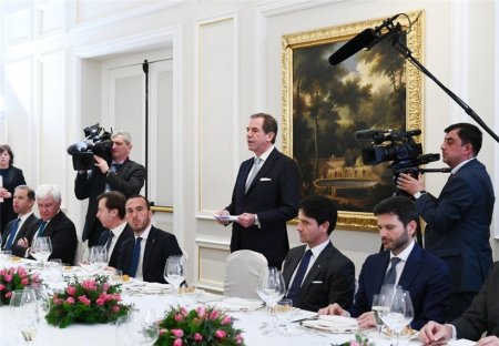 Prezident İtaliyanın ən iri şirkətlərinin rəhbərləri ilə işçi nahar edib..