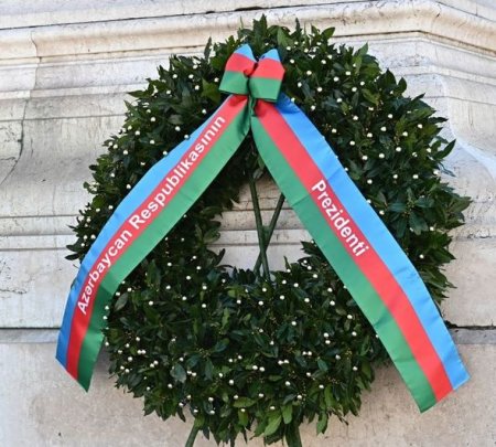 Prezident Romada naməlum əsgər abidəsini ziyarət edib - FOTO..